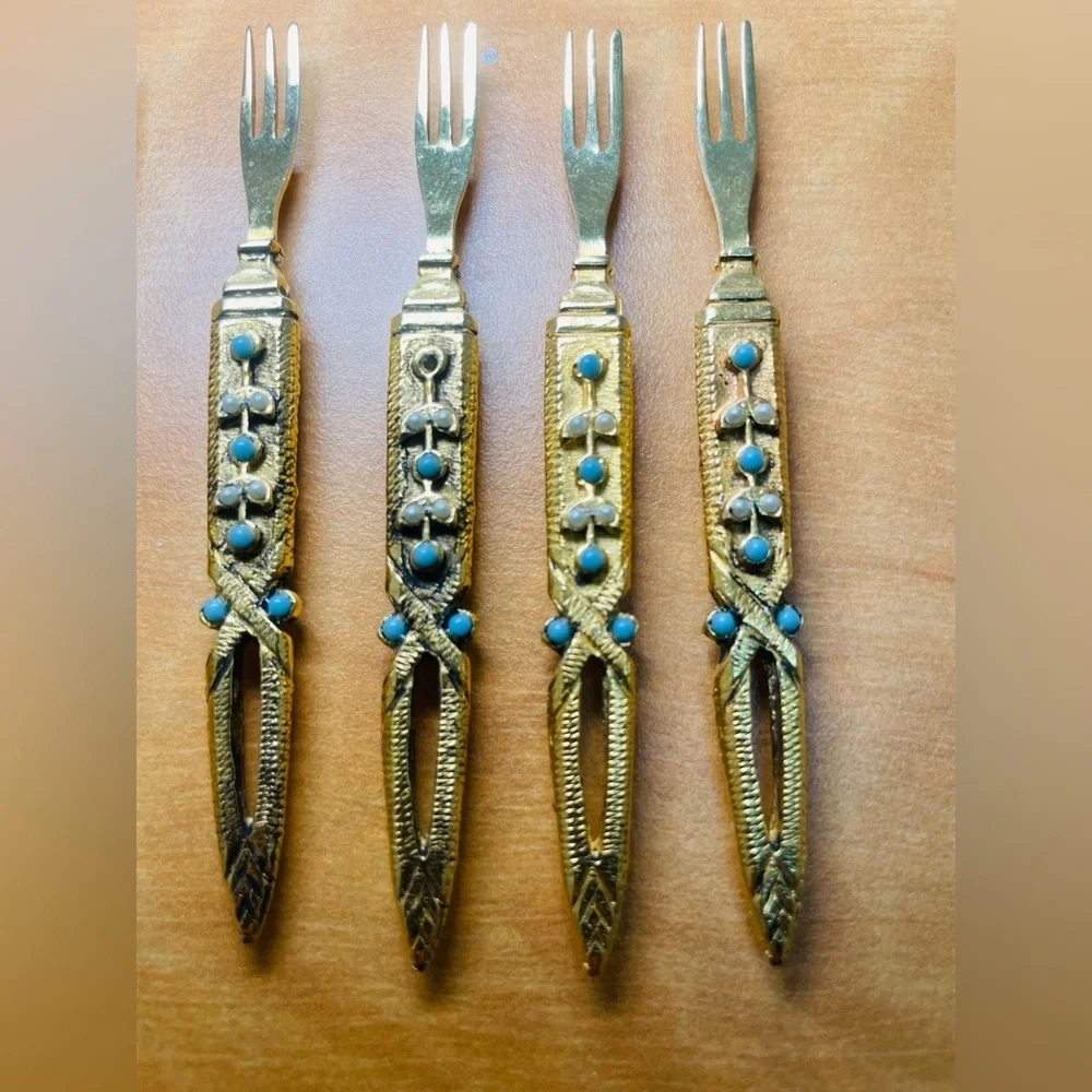 6 FANCY GOLD APPETIZER H'ORDEURVES FORKS - Vintage Set
